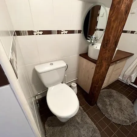 Small & Cozy - Wifi & Free Parking Lejlighed