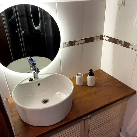 Διαμέρισμα Small & Cozy - Wifi & Free Parking *