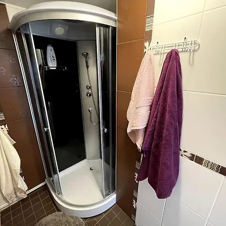 Small & Cozy - Wifi & Free Parking * Rapla