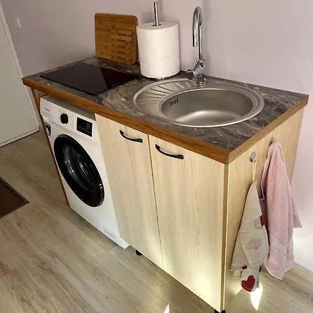 Small & Cozy - Wifi & Free Parking * Rapla