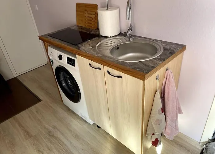 Small & Cozy - Wifi & Free Parking * Rapla